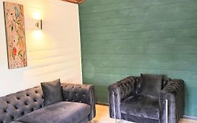 Magpie 1 Hot Tub Huntersmoon-Warminster-Bath-Wiltshire